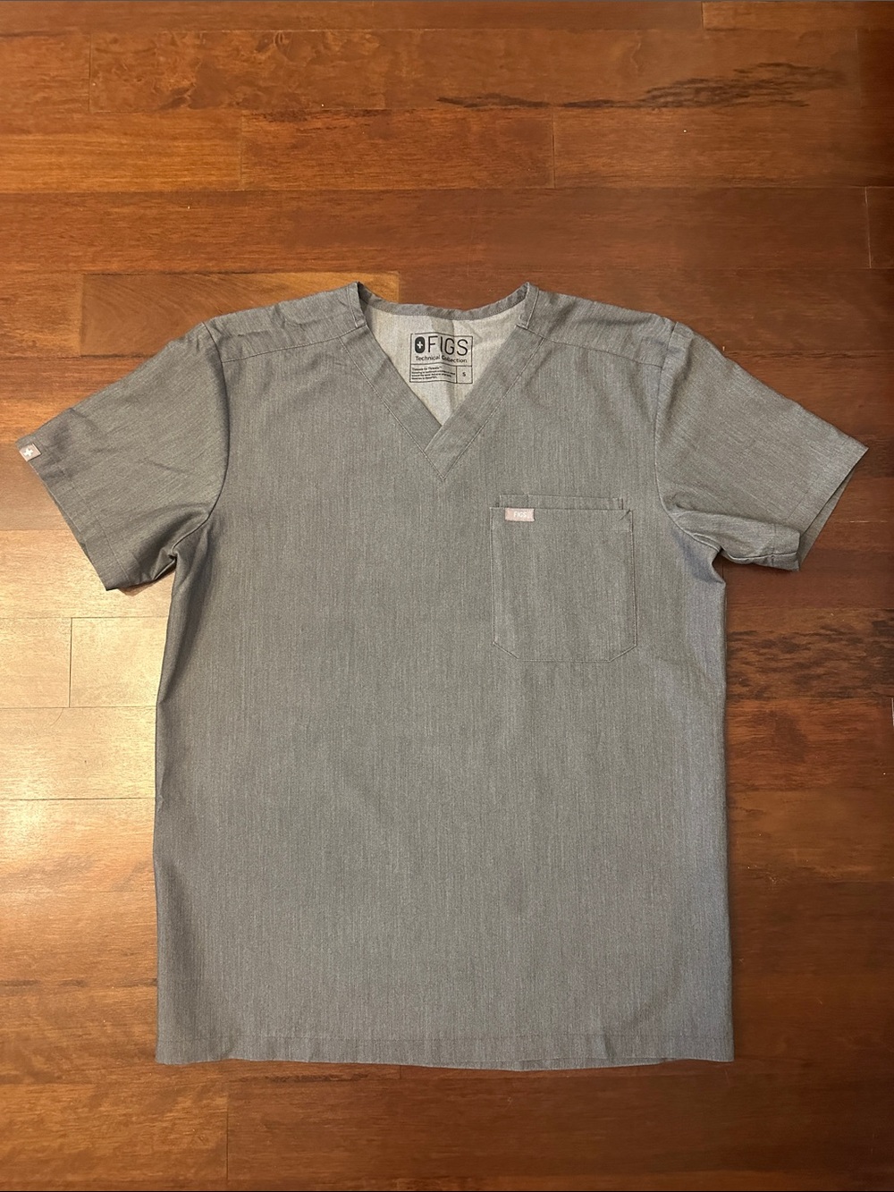 FIGS Men's Leon Scrub Top Size S Small Color Graphite